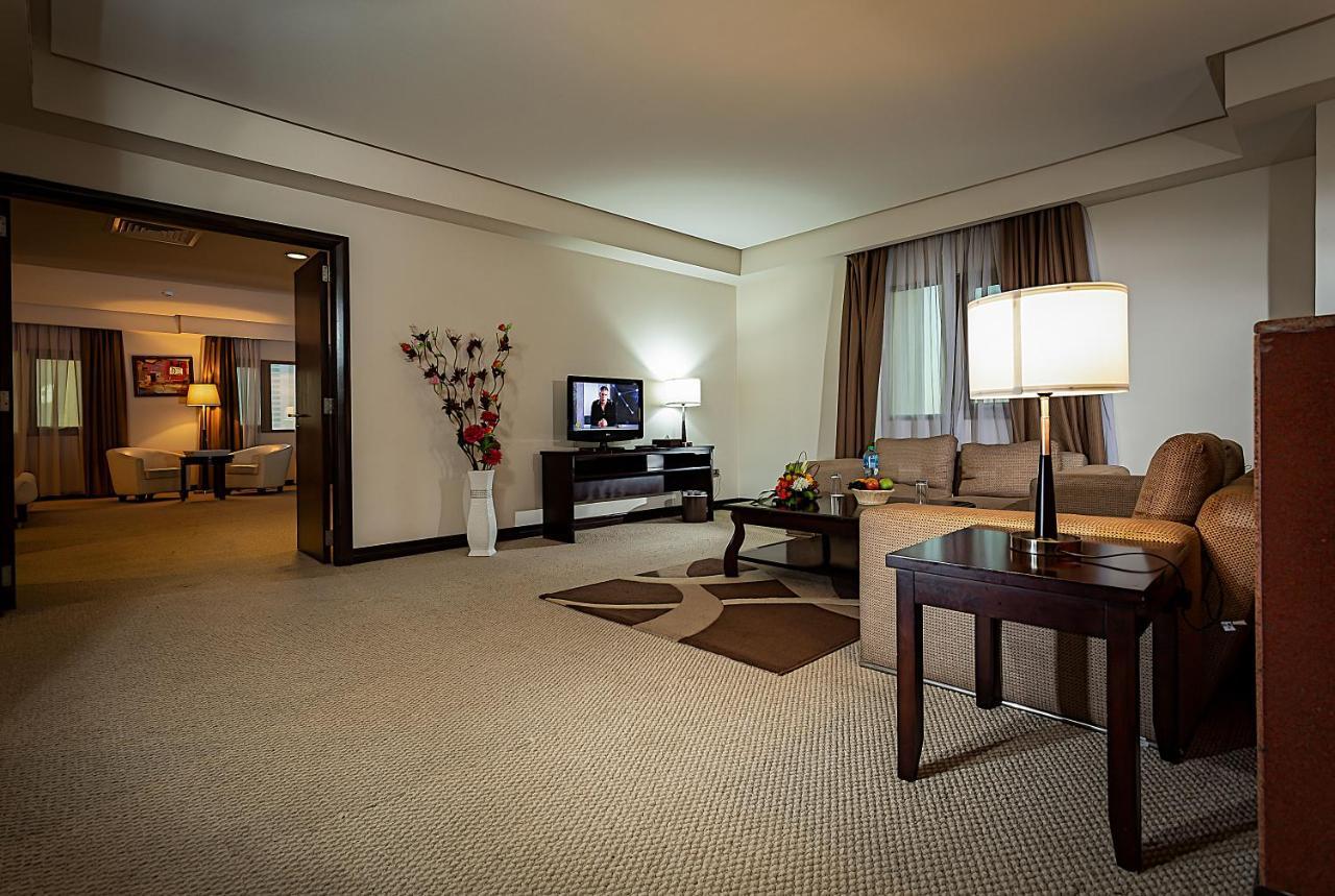Monroe Hotel & Suites Манама Екстер'єр фото