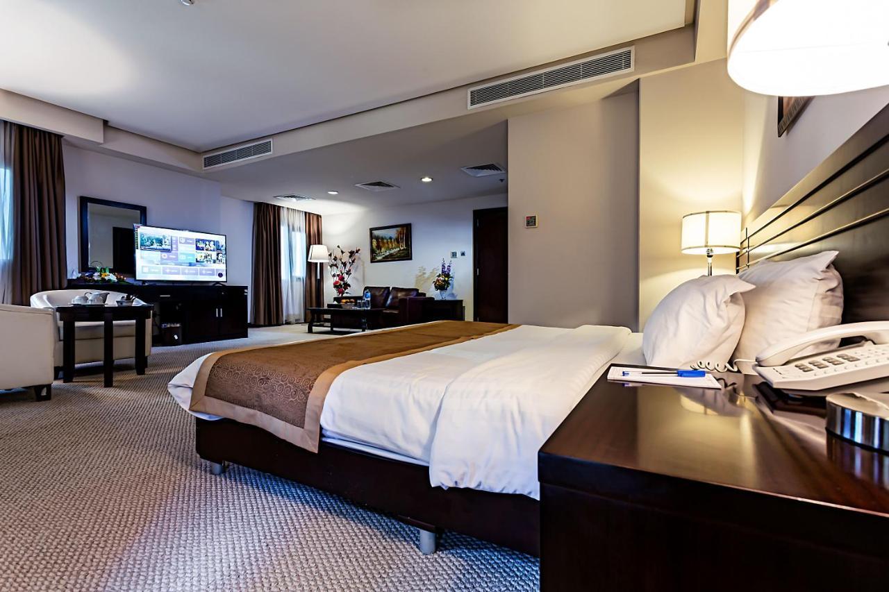 Monroe Hotel & Suites Манама Екстер'єр фото